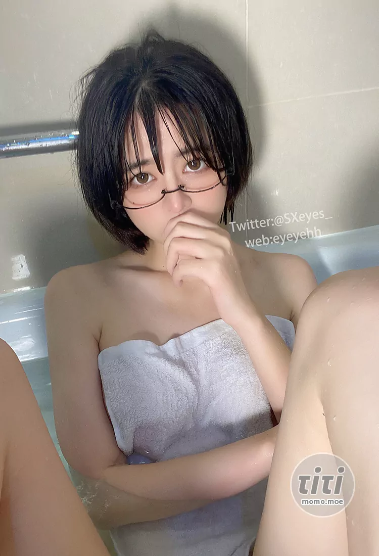 眼酱大魔王w – NO.68 风吕に入る [26P1V-129MB]