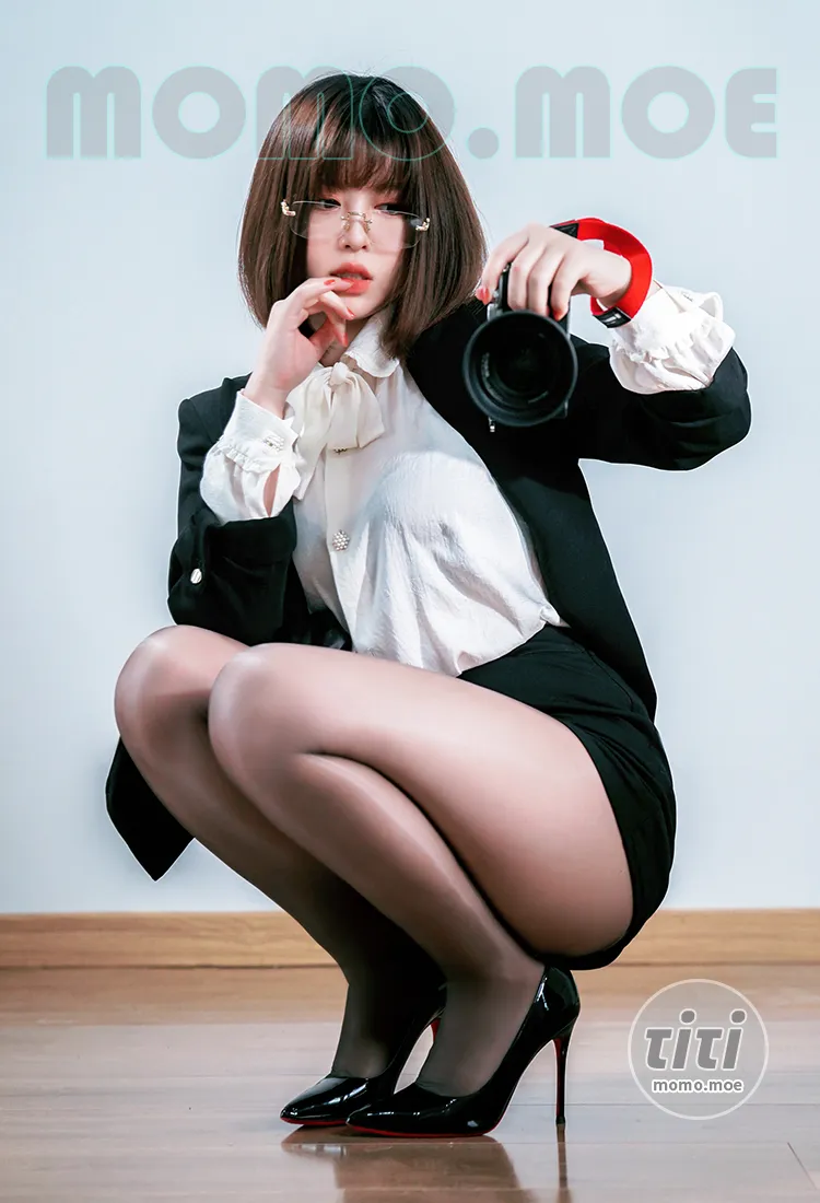 半半子 – NO.076 OL自撮 [28P+2V-119MB]