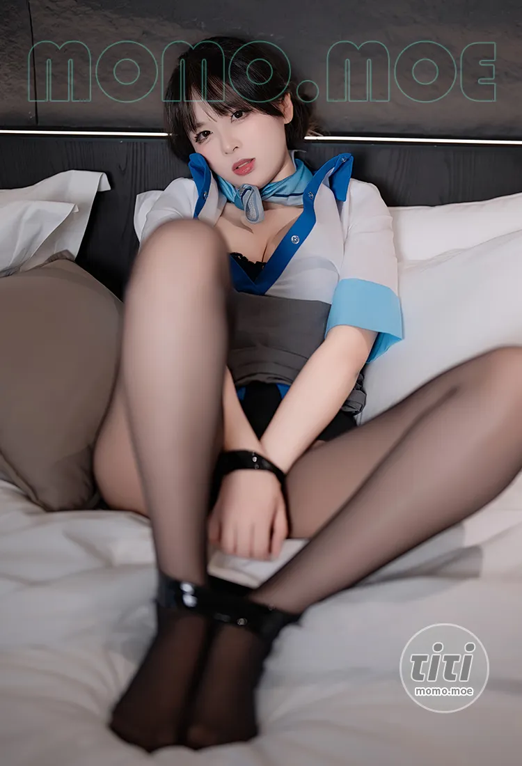 轩萧学姐 – NO.072 空姐室内黑丝 [75P+1V-5.88G]