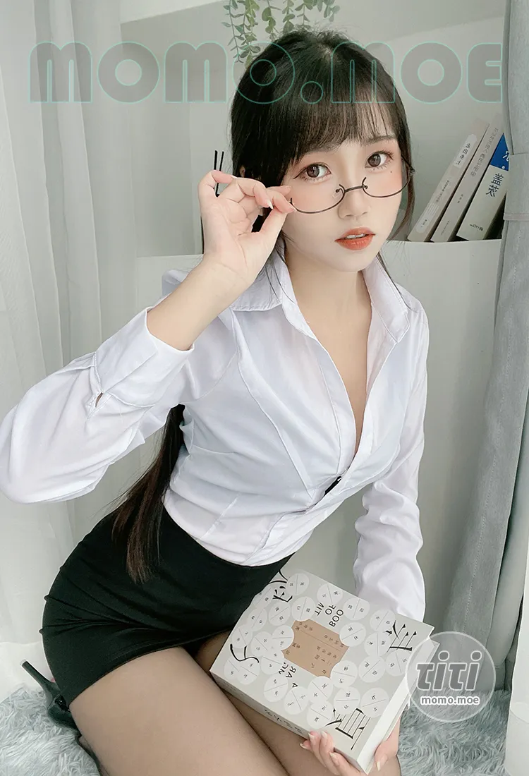 不呆猫 – NO.068 黑丝包臀OL [24P+5V-908M]