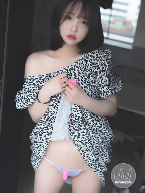 Pure Media Vol.114 Son Ye-Eun (손예은)
