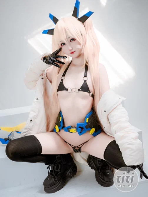 Kuuko W – NO.144 Hero Laplace NIKKE [22P-235MB]