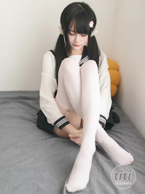 嗷呜酱 – NO.001 水手服 [48P-410MB]