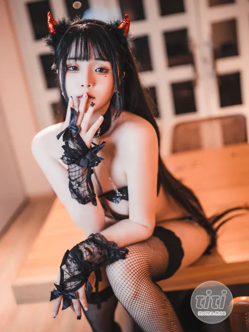 落落Raku_66 – NO.017 Trick or Treat !! [74P-811MB]