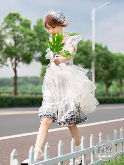 梨瑾瑾 – NO.012 草地 [22P-267M]