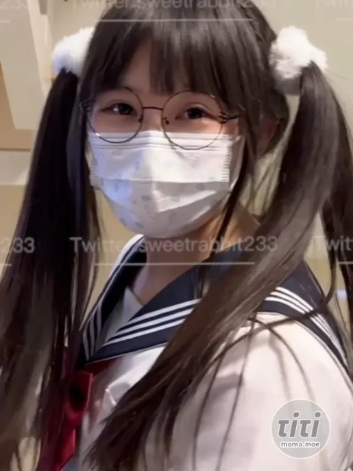 软萌兔兔酱 – NO.001 黑丝陪玩 [2V-1.7GB]