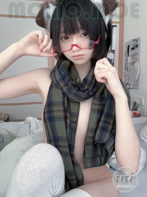 千澄(脆弱创可贴) – NO.01 围巾犬娘 [26P-133M]