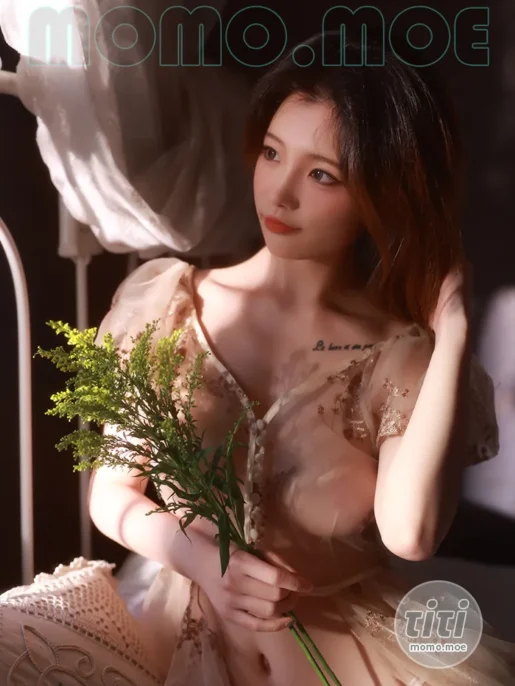 桃良阿宅 – NO.041 花束与影 [13P-33MB]