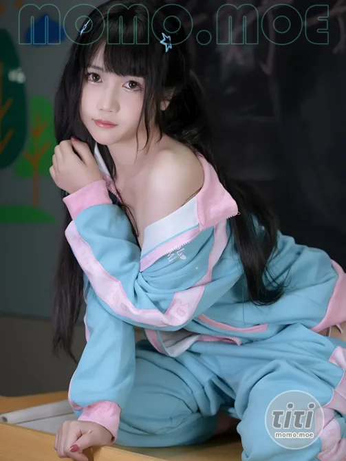 不呆猫 – NO.067 涂油教室实习生 [76P+1V-1.18G]