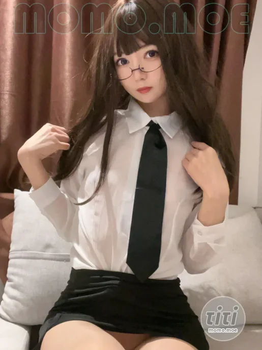 51酱 – NO.019 肉丝眼镜娘 [51P+7V-235M]